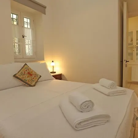 Babina's Place-traditional House In *