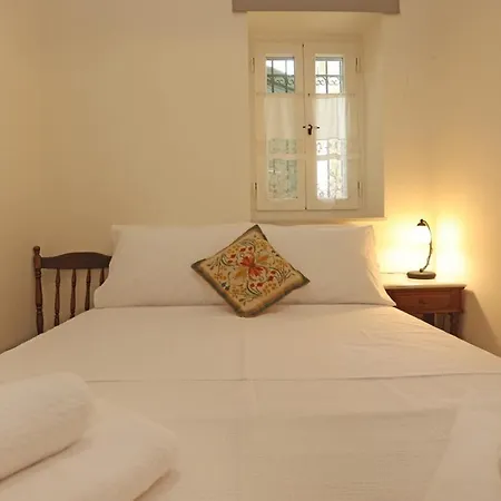 Babina's Place-traditional House In Apartment *