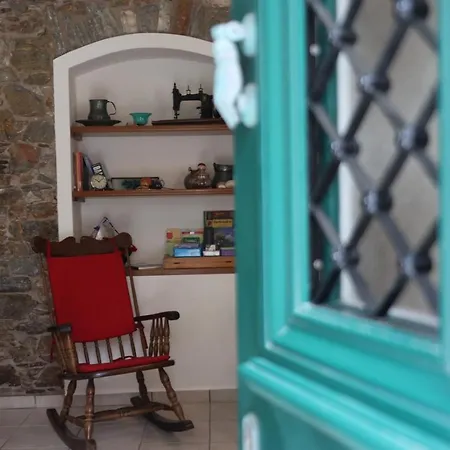 Babina's Place-traditional House In Apartment